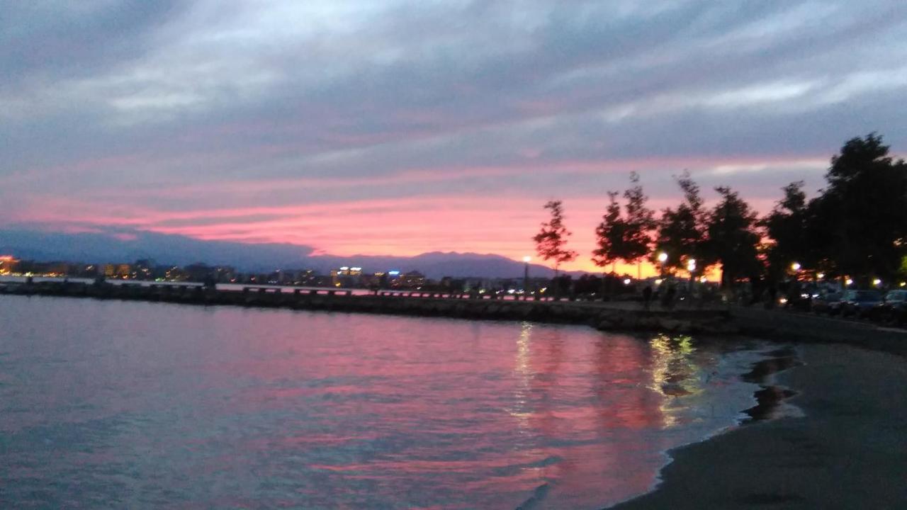 Rhode Vista Al Mar Apartment โรเซส ภายนอก รูปภาพ